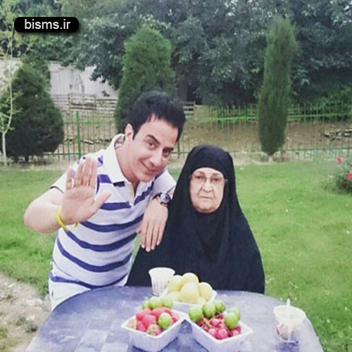 داریوش فرضیایی و مادرش