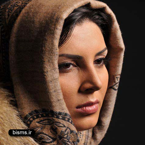 بوسه لیلا بلوکات بر گونه پدرش