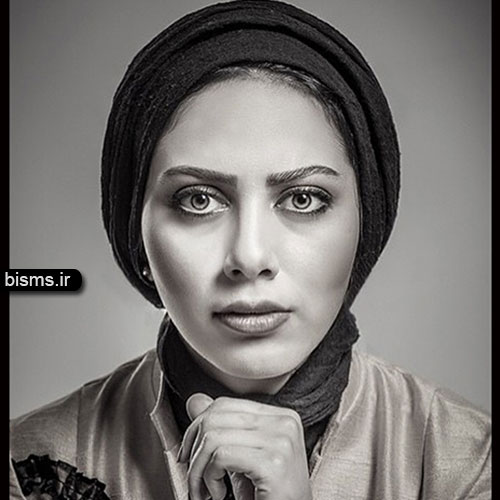 عکس جدید و دیده نشده مونا فرجاد و مادرش