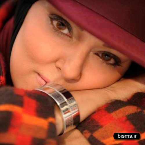 عکس های جدید پرستو گلستانی در آرامگاه بابا طاهر